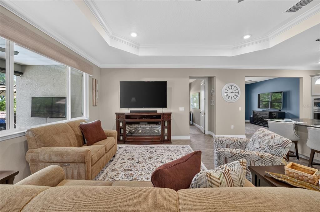 Activo con contrato: $624,900 (3 camas, 3 baños, 2814 Pies cuadrados)