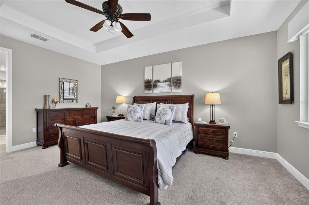 Activo con contrato: $624,900 (3 camas, 3 baños, 2814 Pies cuadrados)