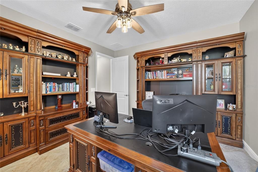 Activo con contrato: $624,900 (3 camas, 3 baños, 2814 Pies cuadrados)