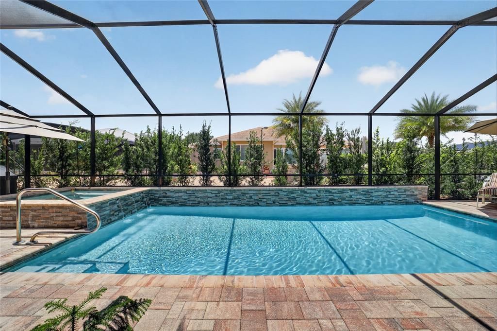 Activo con contrato: $624,900 (3 camas, 3 baños, 2814 Pies cuadrados)