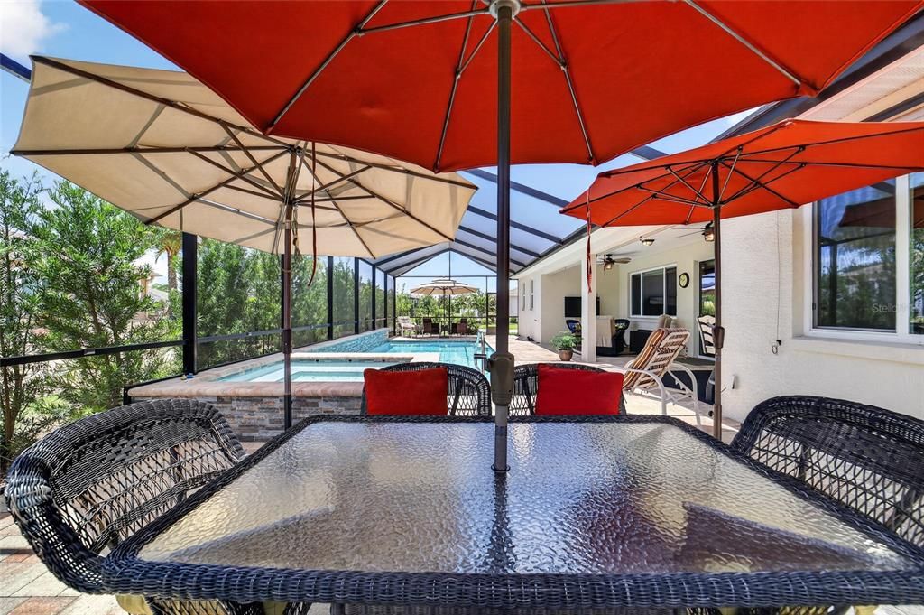 Activo con contrato: $624,900 (3 camas, 3 baños, 2814 Pies cuadrados)