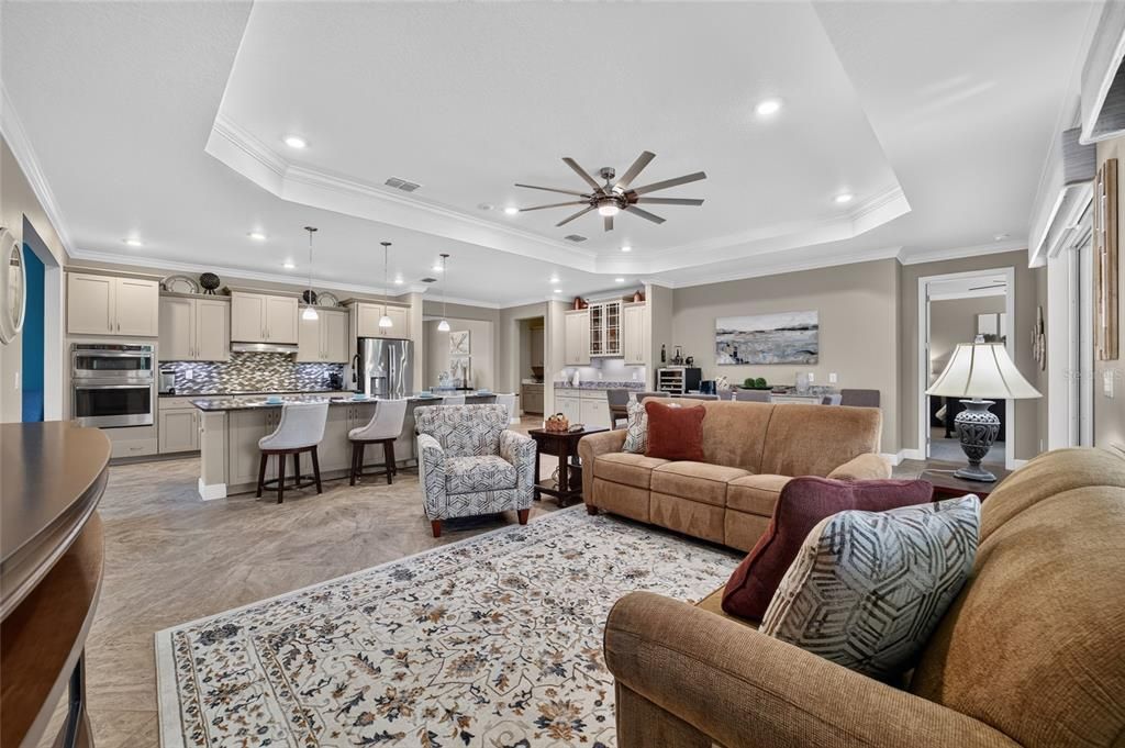Activo con contrato: $624,900 (3 camas, 3 baños, 2814 Pies cuadrados)