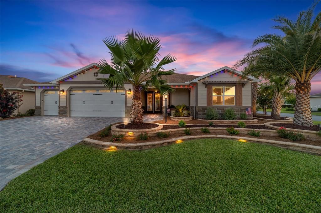 Activo con contrato: $624,900 (3 camas, 3 baños, 2814 Pies cuadrados)