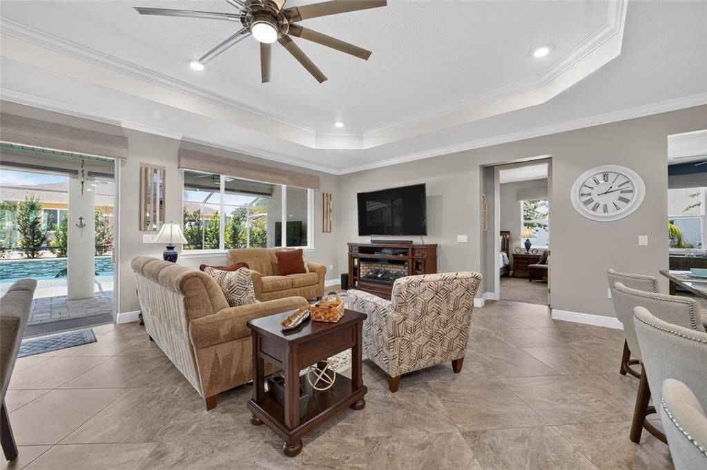 Activo con contrato: $624,900 (3 camas, 3 baños, 2814 Pies cuadrados)