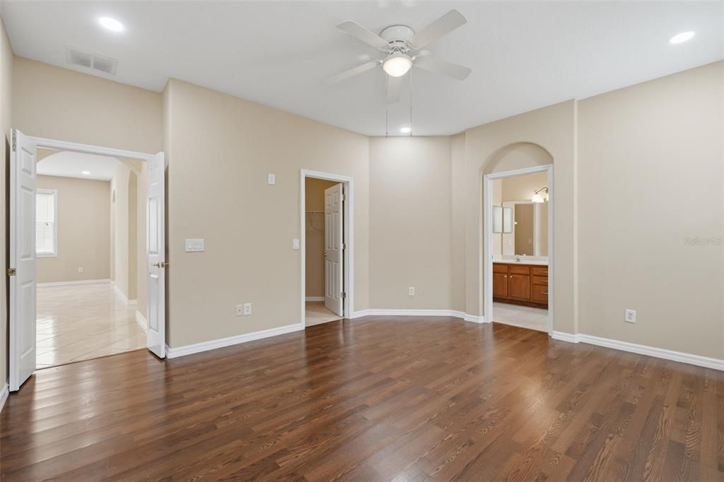 For Sale: $525,000 (3 beds, 2 baths, 2085 Square Feet)