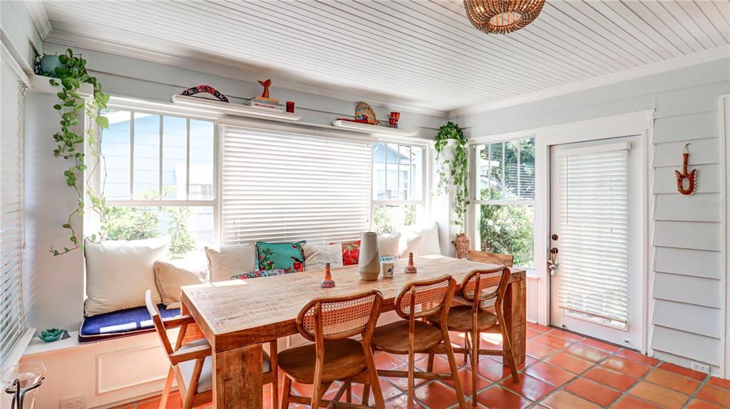 Activo con contrato: $865,000 (2 camas, 2 baños, 1420 Pies cuadrados)