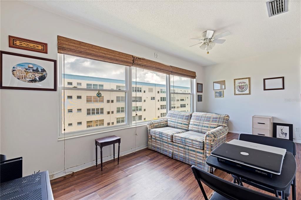 For Sale: $155,000 (2 beds, 2 baths, 1120 Square Feet)
