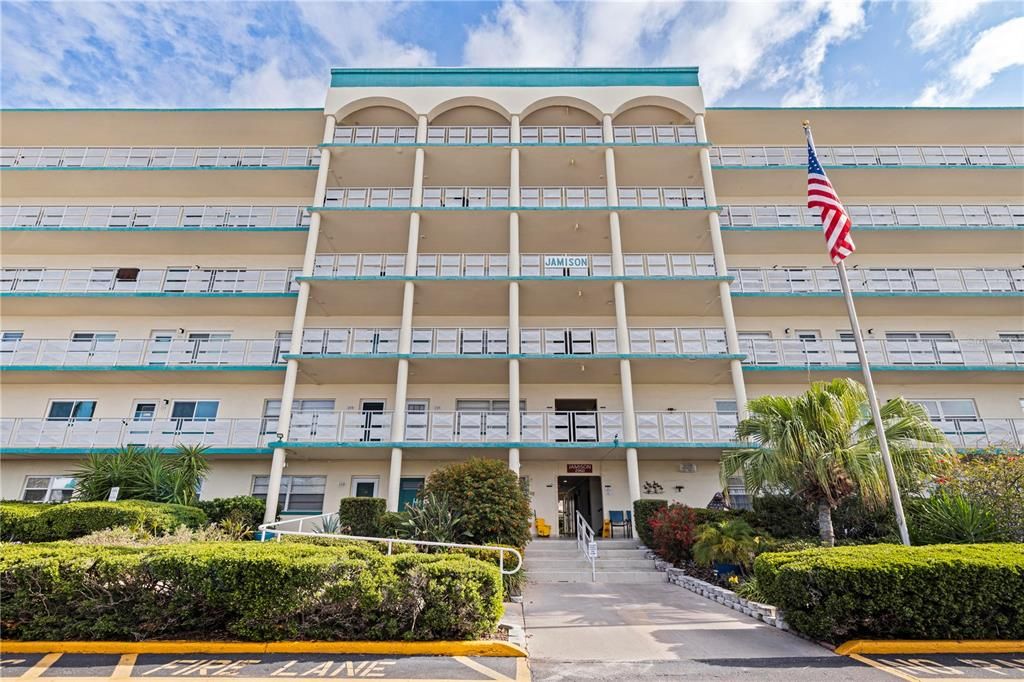 For Sale: $155,000 (2 beds, 2 baths, 1120 Square Feet)