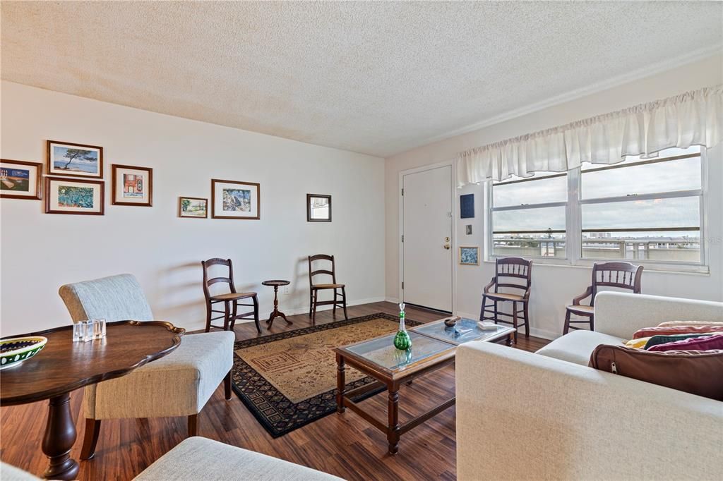 For Sale: $155,000 (2 beds, 2 baths, 1120 Square Feet)