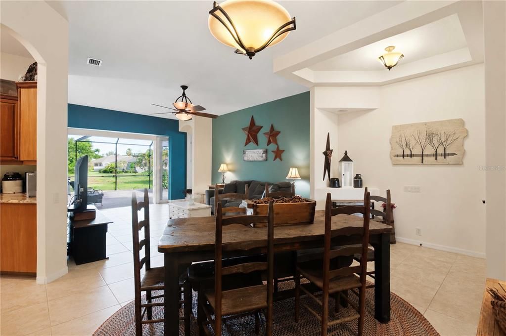En Venta: $415,000 (3 camas, 2 baños, 2158 Pies cuadrados)