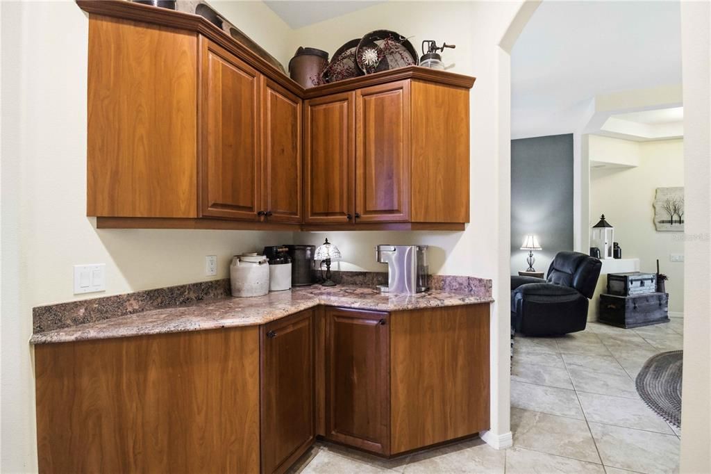 En Venta: $415,000 (3 camas, 2 baños, 2158 Pies cuadrados)