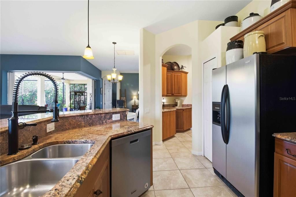 En Venta: $415,000 (3 camas, 2 baños, 2158 Pies cuadrados)