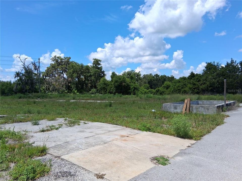 待售: $435,000 (4.50 acres)
