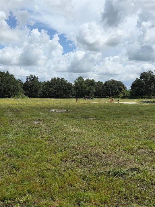 待售: $435,000 (4.50 acres)