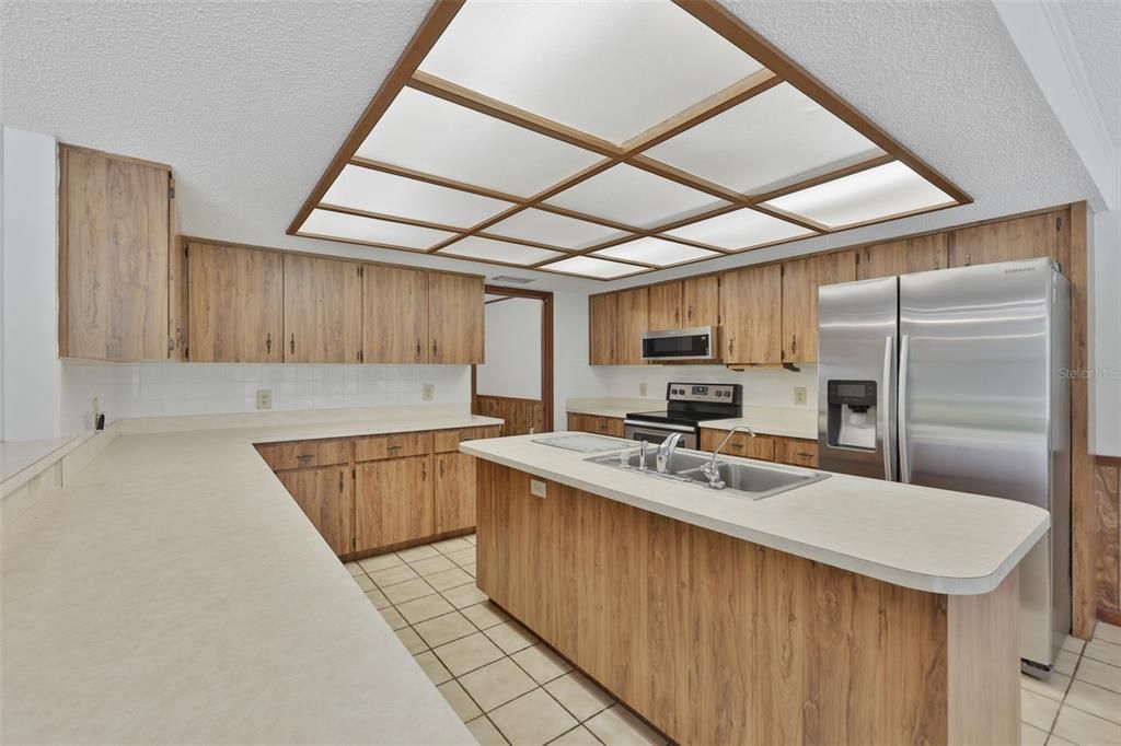 На продажу: $649,900 (3 спален, 3 ванн, 2126 Квадратных фут)