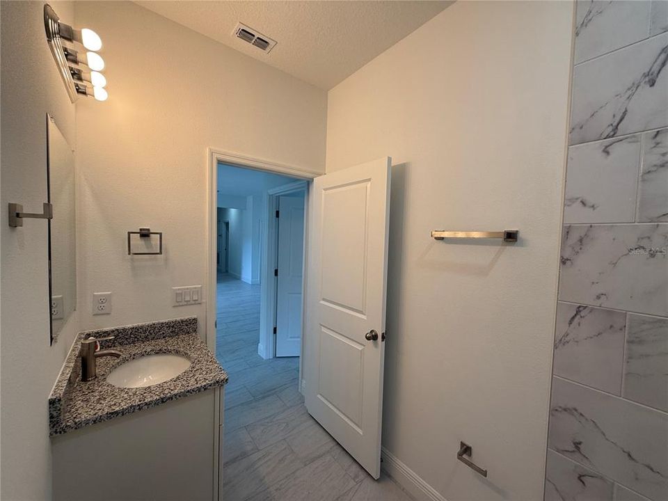 En Venta: $260,000 (4 camas, 2 baños, 1580 Pies cuadrados)