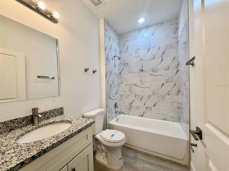 En Venta: $260,000 (4 camas, 2 baños, 1580 Pies cuadrados)
