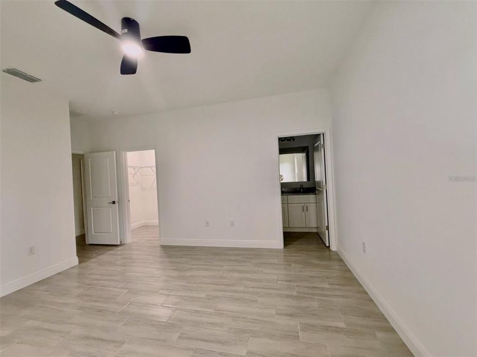 En Venta: $260,000 (4 camas, 2 baños, 1580 Pies cuadrados)