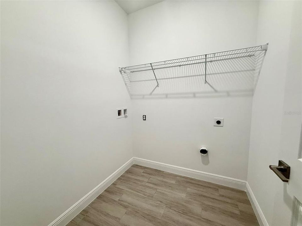 En Venta: $260,000 (4 camas, 2 baños, 1580 Pies cuadrados)