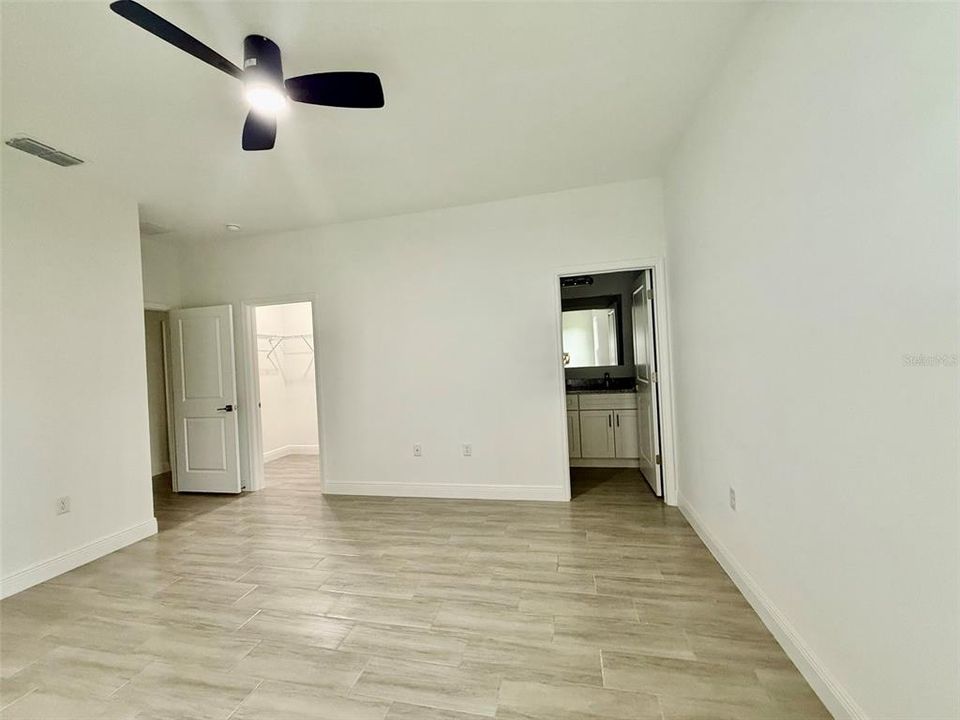 En Venta: $260,000 (4 camas, 2 baños, 1580 Pies cuadrados)