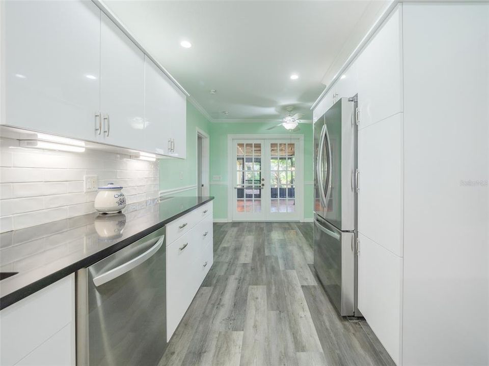 На продажу: $895,000 (3 спален, 3 ванн, 1895 Квадратных фут)