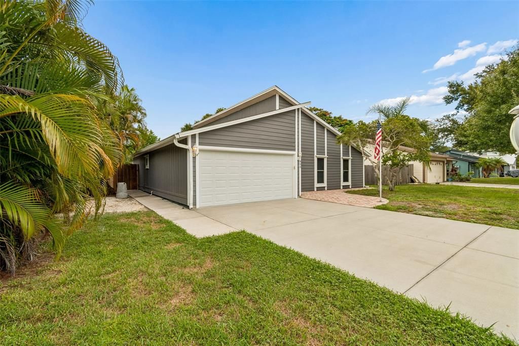 For Sale: $500,000 (3 beds, 2 baths, 1418 Square Feet)