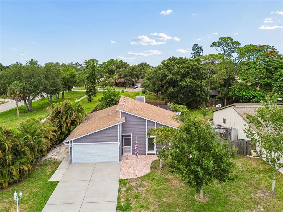 For Sale: $500,000 (3 beds, 2 baths, 1418 Square Feet)