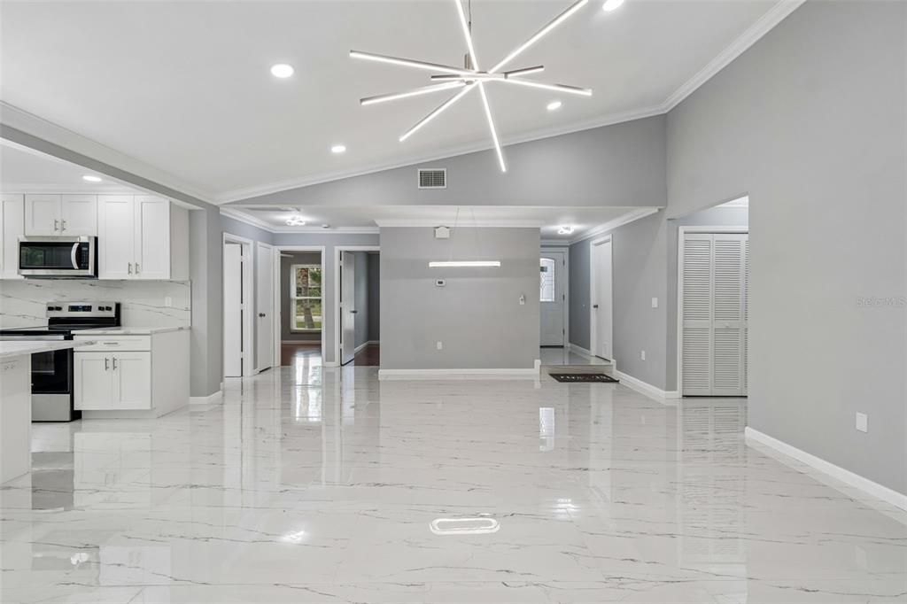 For Sale: $500,000 (3 beds, 2 baths, 1418 Square Feet)