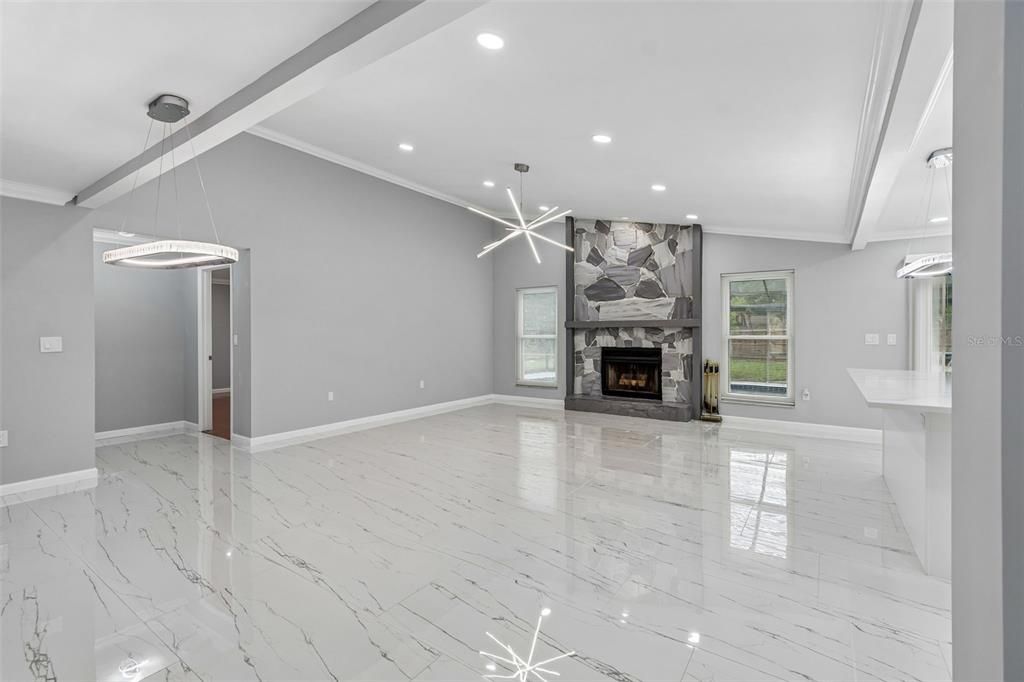 For Sale: $500,000 (3 beds, 2 baths, 1418 Square Feet)