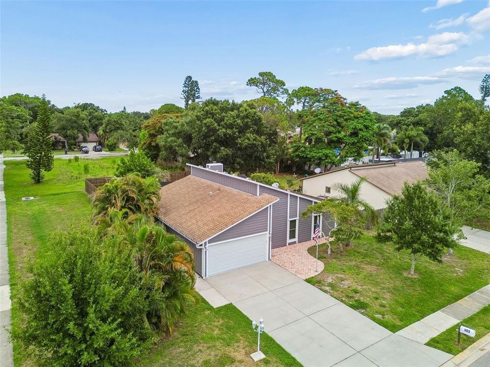 For Sale: $500,000 (3 beds, 2 baths, 1418 Square Feet)