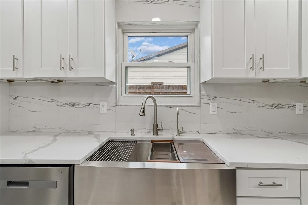 For Sale: $500,000 (3 beds, 2 baths, 1418 Square Feet)