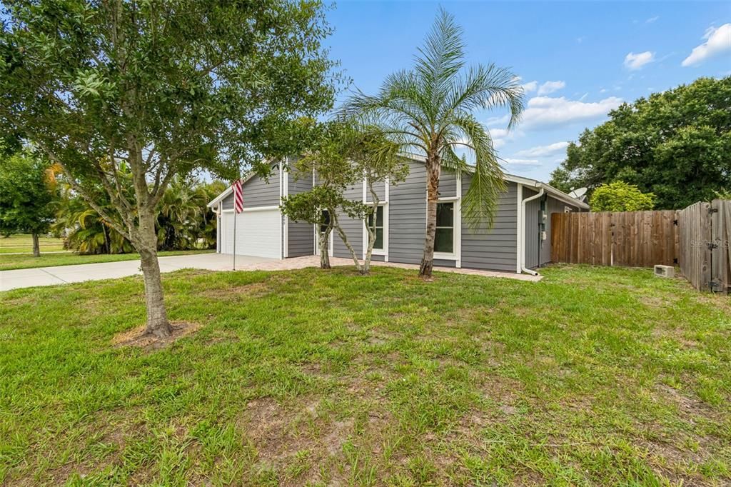 For Sale: $500,000 (3 beds, 2 baths, 1418 Square Feet)
