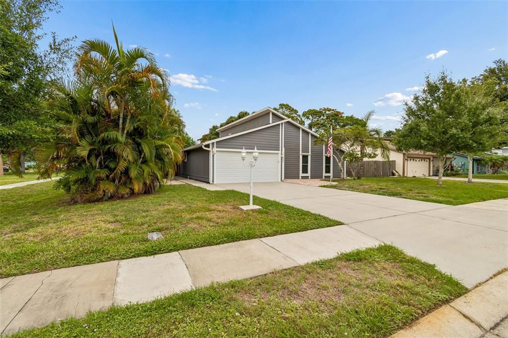 For Sale: $500,000 (3 beds, 2 baths, 1418 Square Feet)