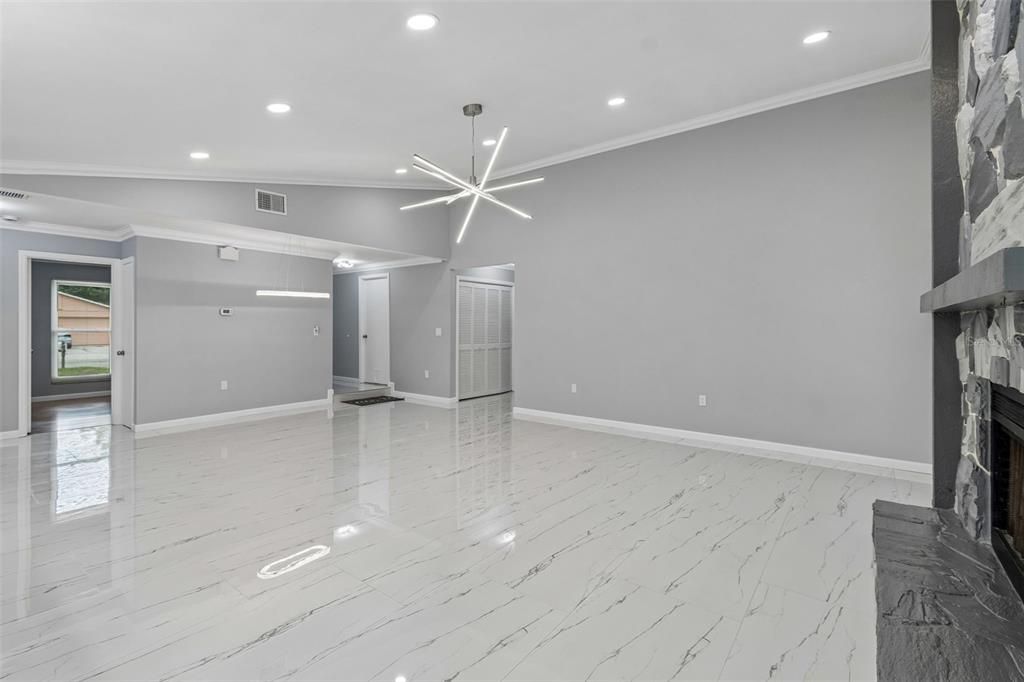 For Sale: $500,000 (3 beds, 2 baths, 1418 Square Feet)