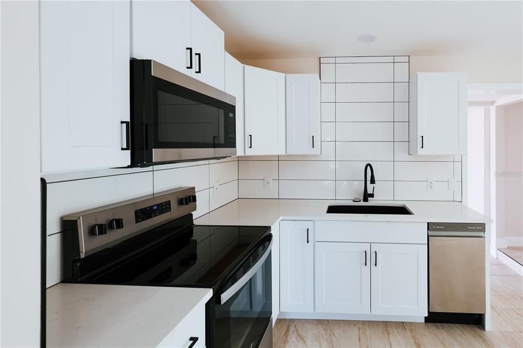 В аренду: $3,300 (3 спален, 2 ванн, 1476 Квадратных фут)