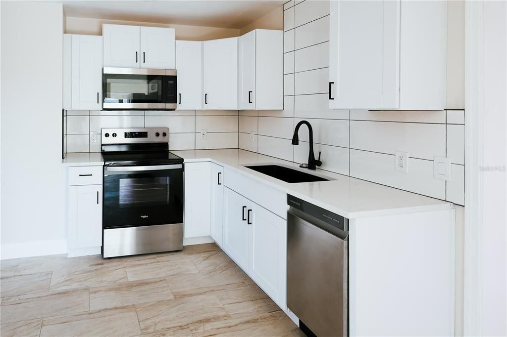 В аренду: $3,300 (3 спален, 2 ванн, 1476 Квадратных фут)
