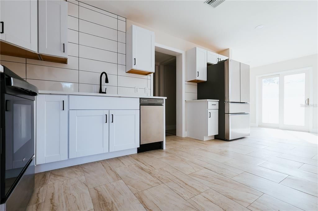 В аренду: $3,300 (3 спален, 2 ванн, 1476 Квадратных фут)