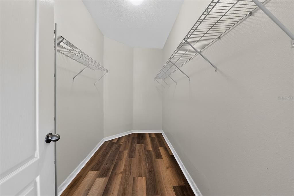 For Sale: $239,000 (3 beds, 2 baths, 1517 Square Feet)