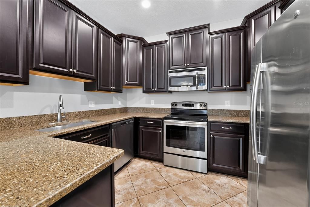For Sale: $239,000 (3 beds, 2 baths, 1517 Square Feet)