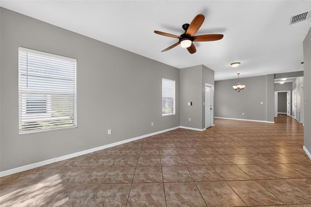 For Sale: $239,000 (3 beds, 2 baths, 1517 Square Feet)