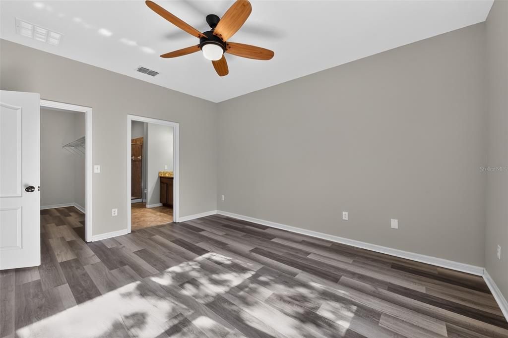 For Sale: $239,000 (3 beds, 2 baths, 1517 Square Feet)