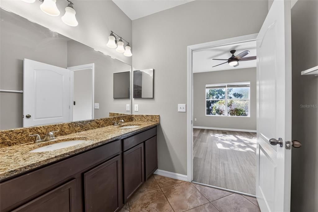 For Sale: $239,000 (3 beds, 2 baths, 1517 Square Feet)
