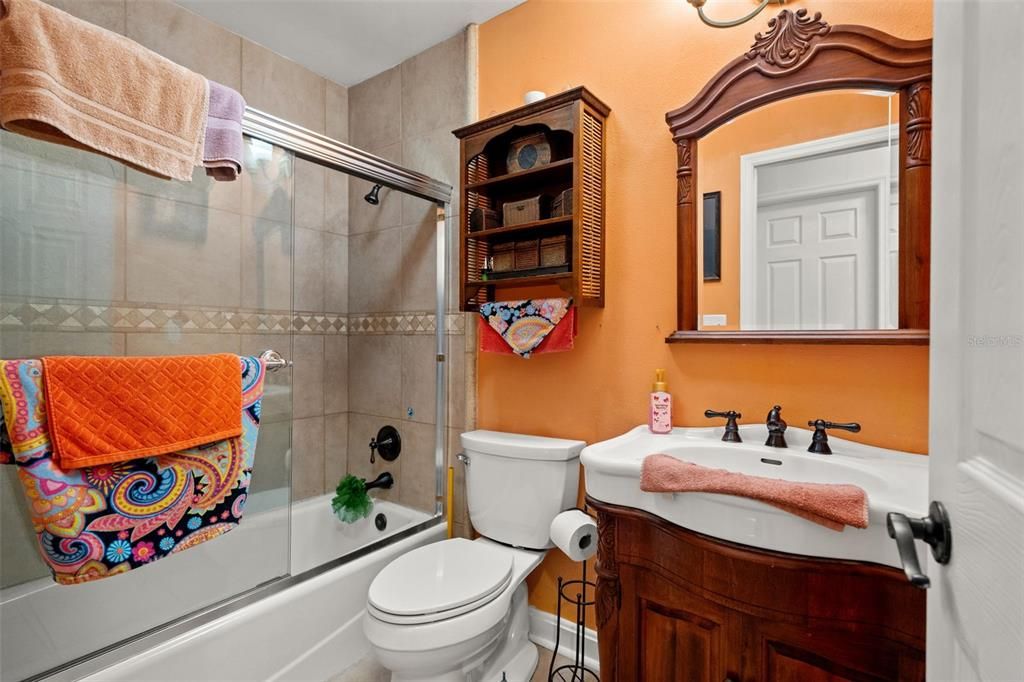 En Venta: $460,000 (3 camas, 2 baños, 1391 Pies cuadrados)