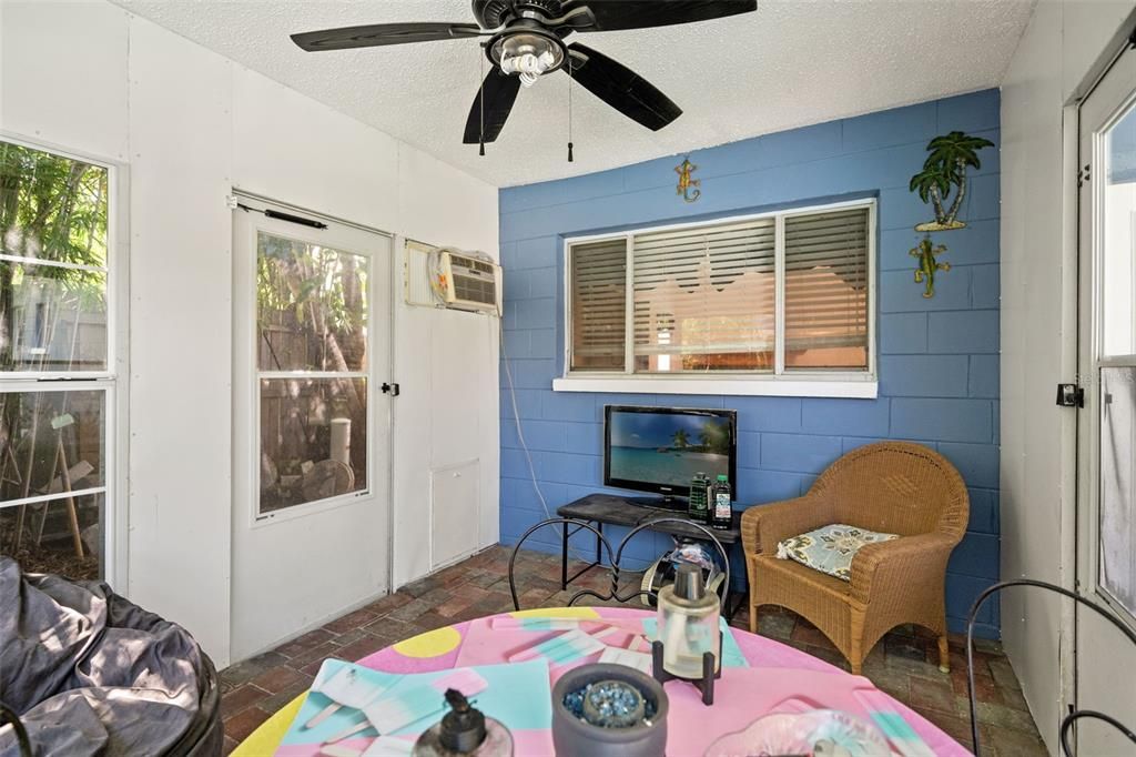 En Venta: $460,000 (3 camas, 2 baños, 1391 Pies cuadrados)