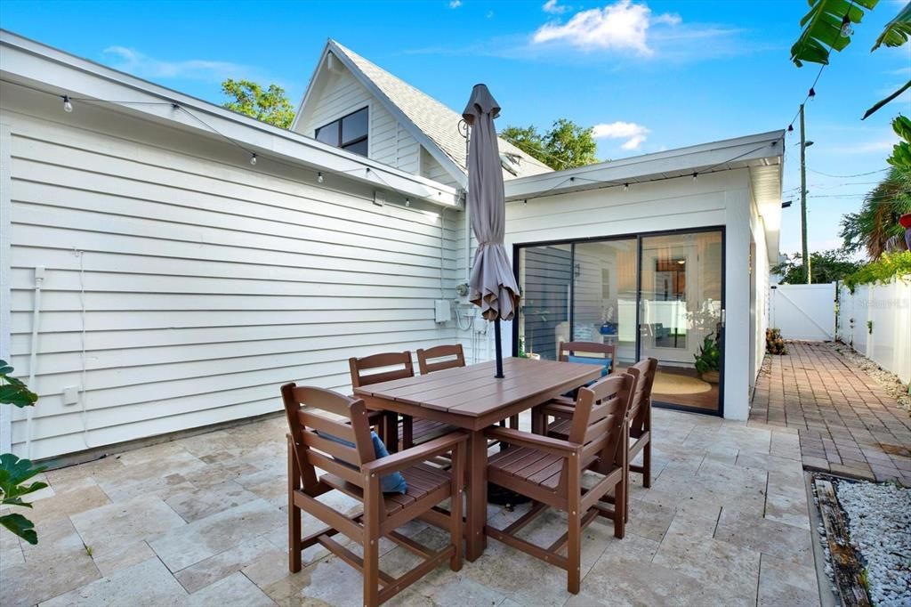 For Sale: $724,900 (3 beds, 2 baths, 1732 Square Feet)
