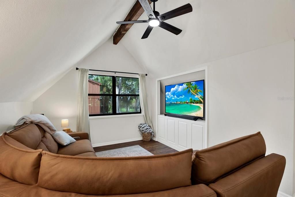 For Sale: $724,900 (3 beds, 2 baths, 1732 Square Feet)