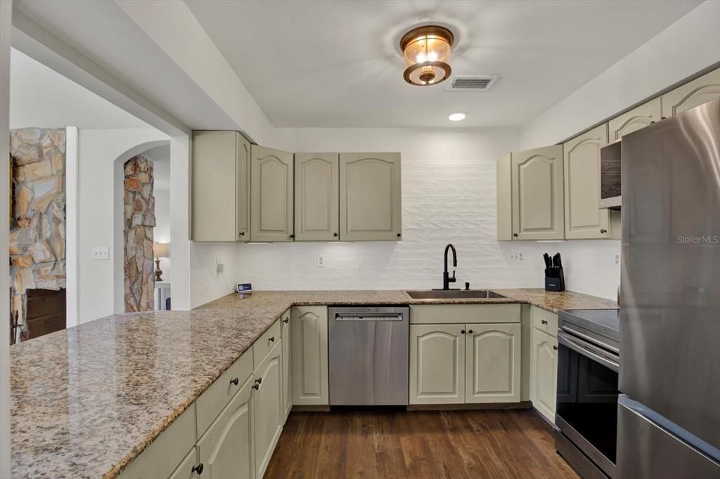 For Sale: $724,900 (3 beds, 2 baths, 1732 Square Feet)