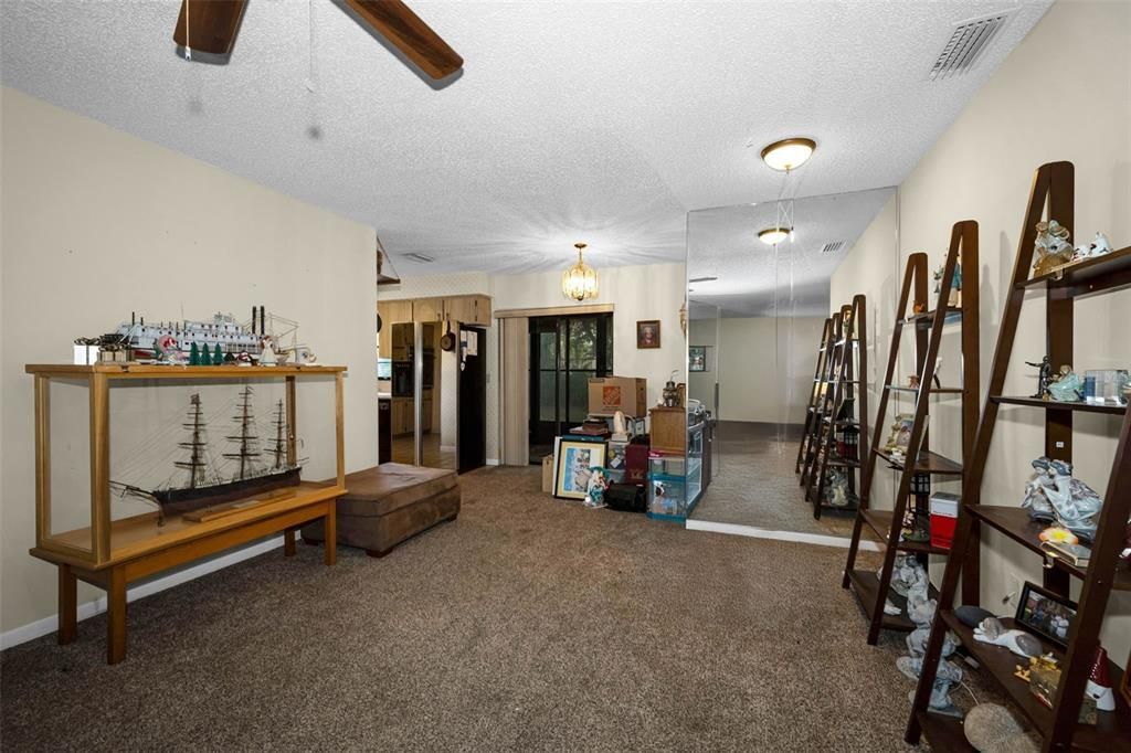 For Sale: $159,000 (2 beds, 2 baths, 1128 Square Feet)