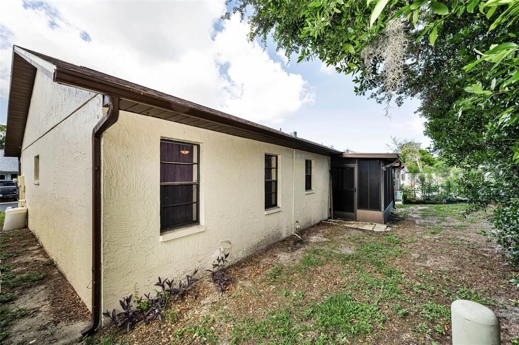 For Sale: $159,000 (2 beds, 2 baths, 1128 Square Feet)
