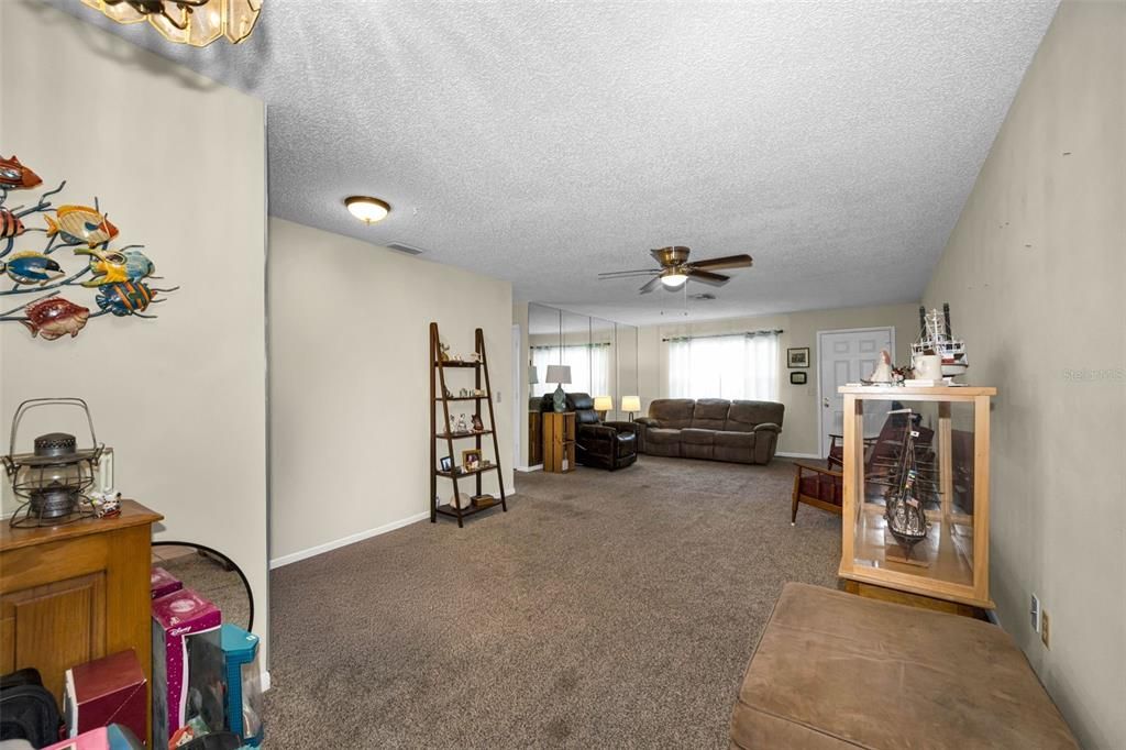 For Sale: $159,000 (2 beds, 2 baths, 1128 Square Feet)